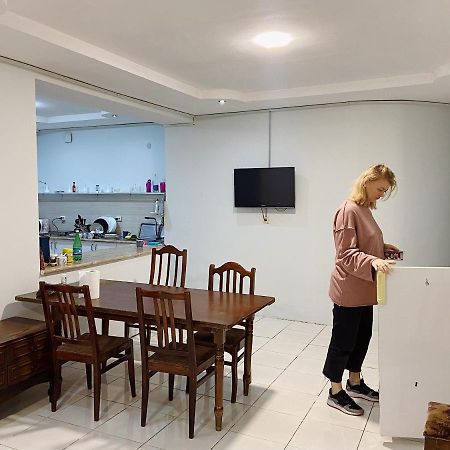 Hostel Simple Тбилиси Екстериор снимка