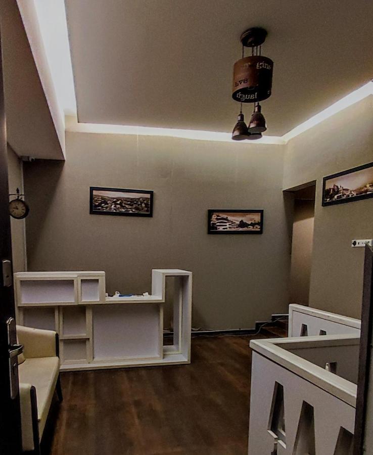 Hostel Simple Тбилиси Екстериор снимка
