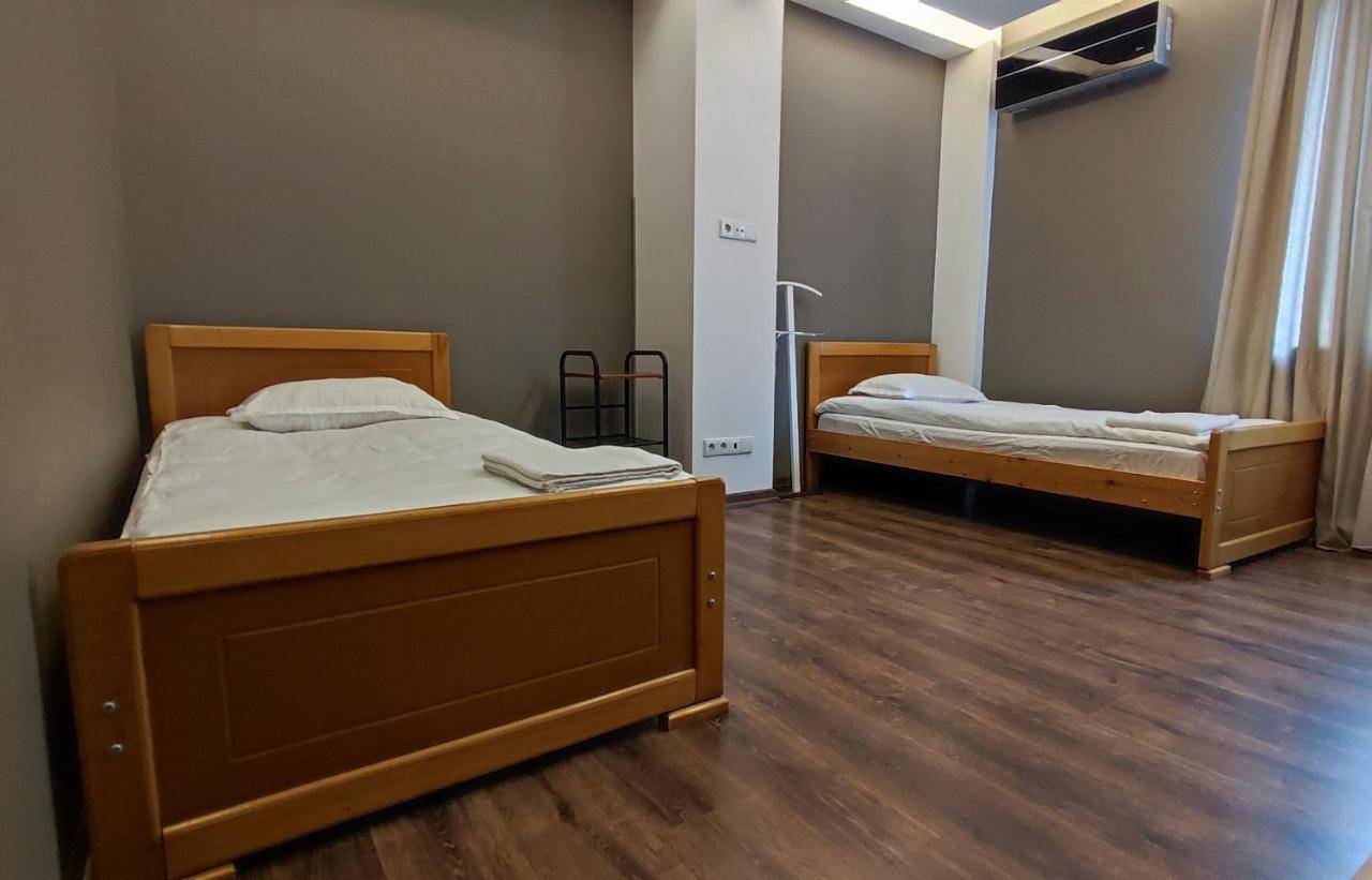 Hostel Simple Тбилиси Екстериор снимка