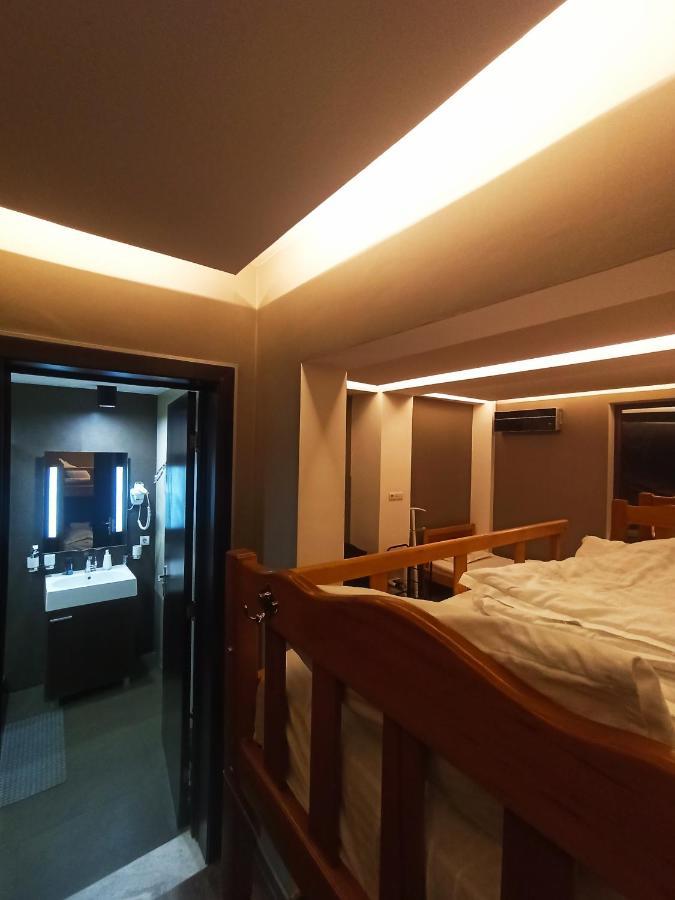 Hostel Simple Тбилиси Екстериор снимка